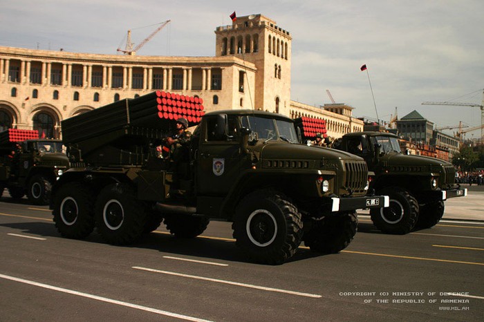 Hệ thống phóng rocket đa nòng Grad (biên chế của quân đội Amenia)
